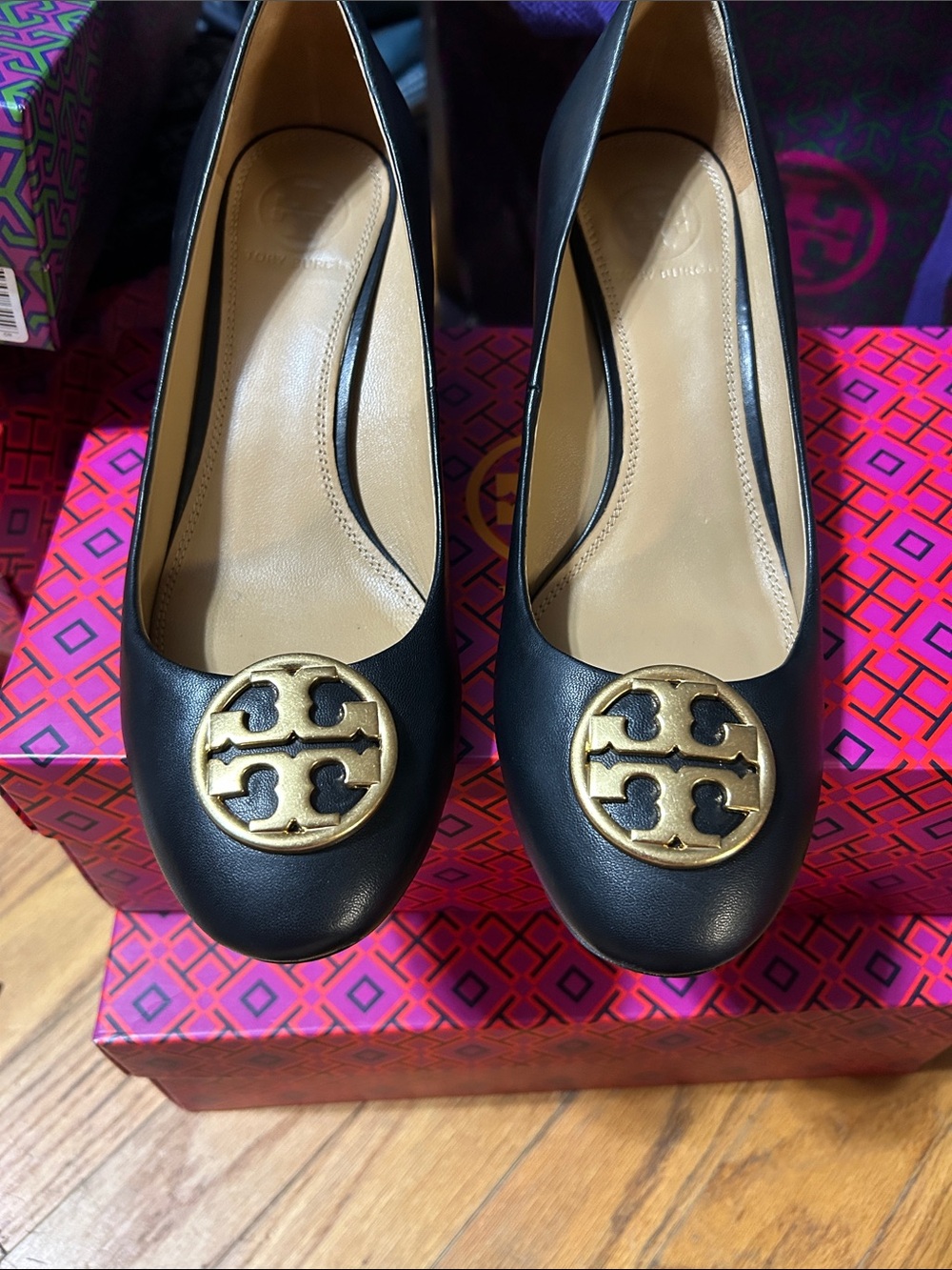 Tory Burch Chelsea 65 MM Wedge/Napa leather and Gold Logo Emblem